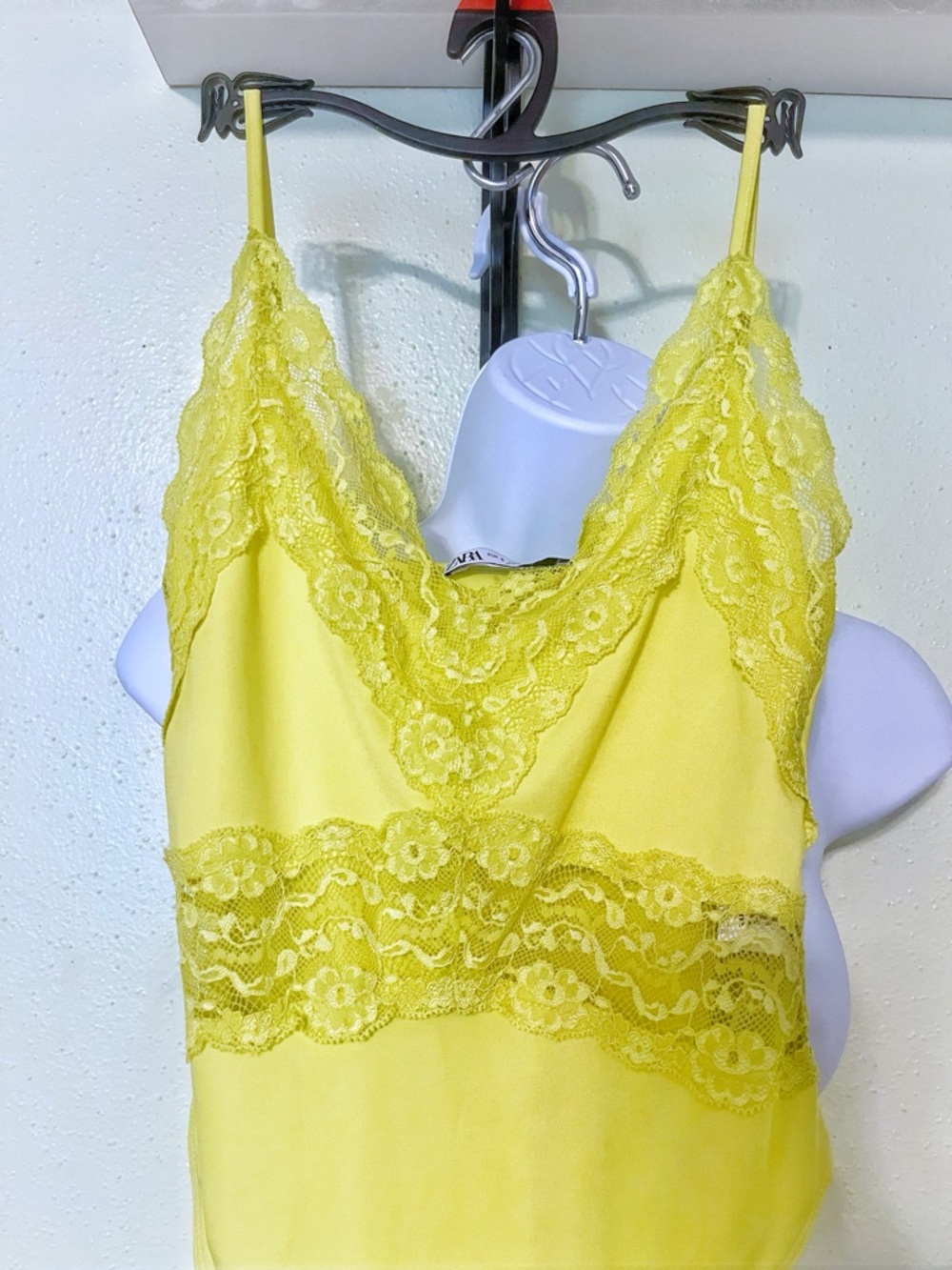 Zara BUNDLE Lace-Trim Surplice Bodysuit in Yellow & White - Picture 3 of 7